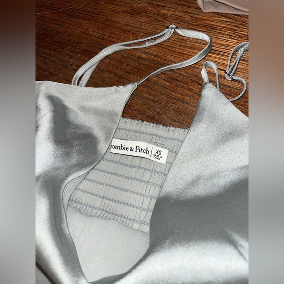 Abercrombie and Fitch cropped tank bundle - Picture 5 of 9